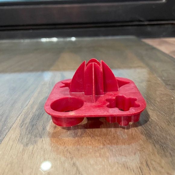 Vintage (1970's) Hand Juicer + Cheese/Cookie Dough Cutter - Picture 3 of 7